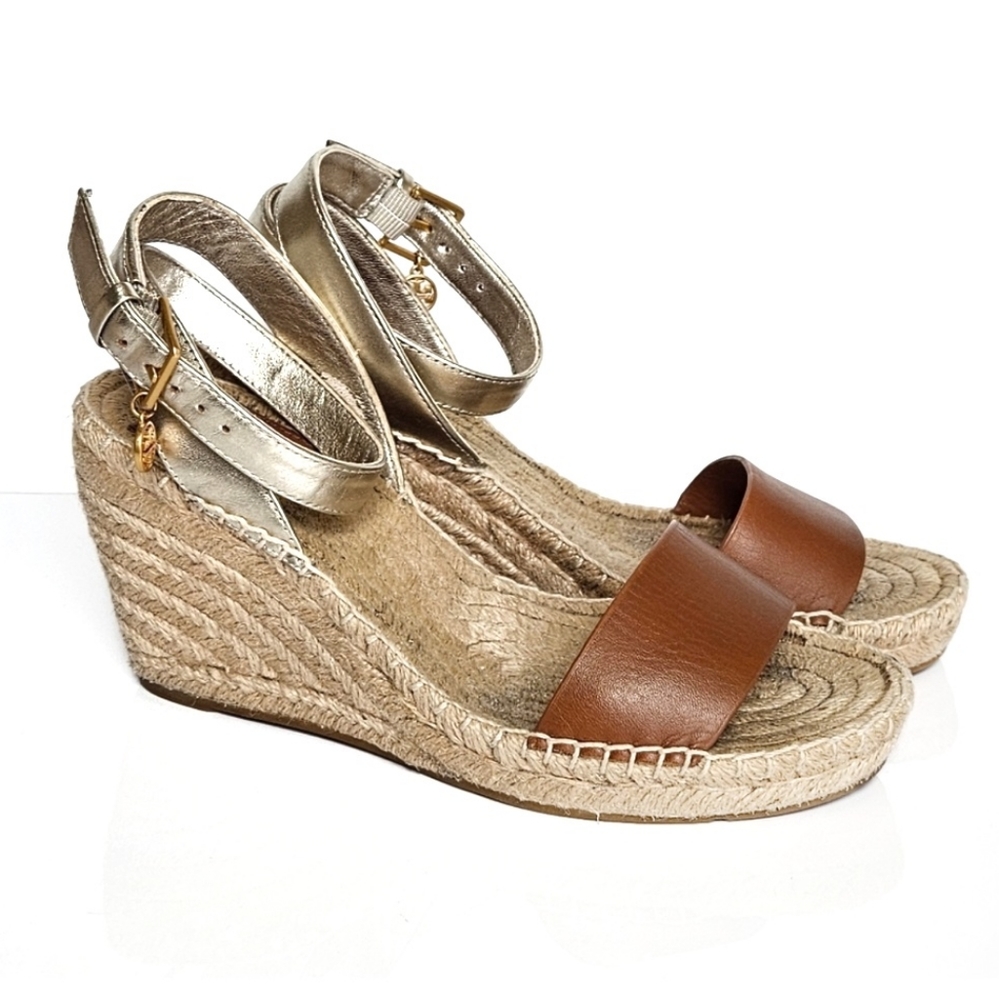 Tory Burch Wedge 90 mm Espadrille size 6.5, Gold and Tan Leather w/ Mini Charm